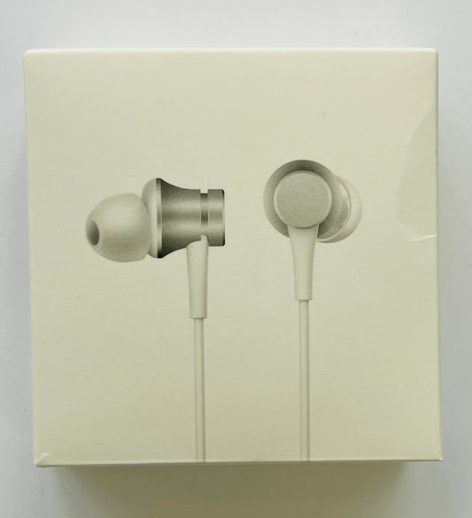 Xiaomi Mi In-Ear Headphones Basic in Matte Silver.